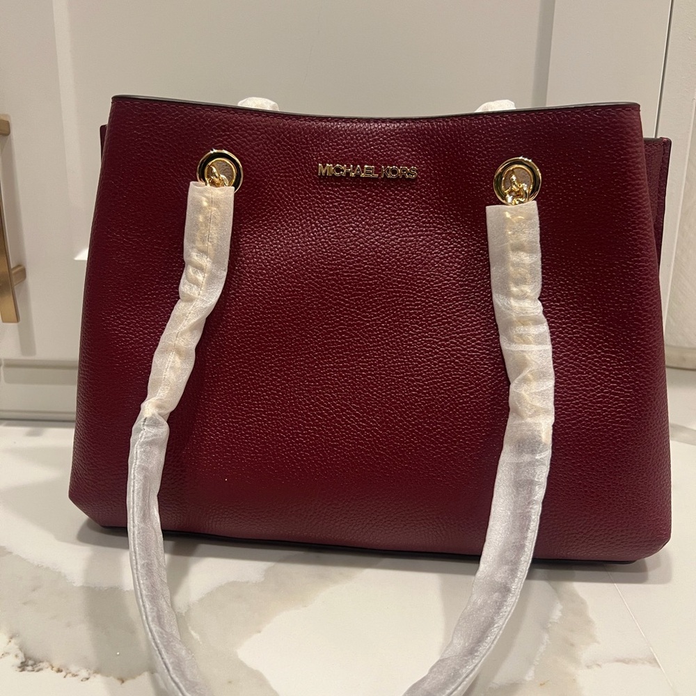 Michael Kors Dark Cherry Pebble Leather Shoulder Bag Gold Chain Strap - Picture 2 of 3
